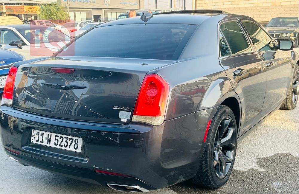 کرایسلەر 300